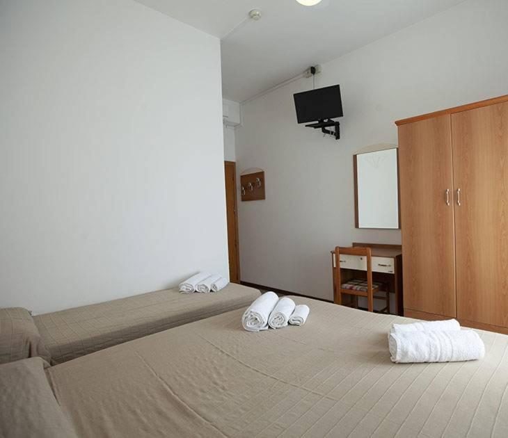 Hotel Isabell Римини Экстерьер фото